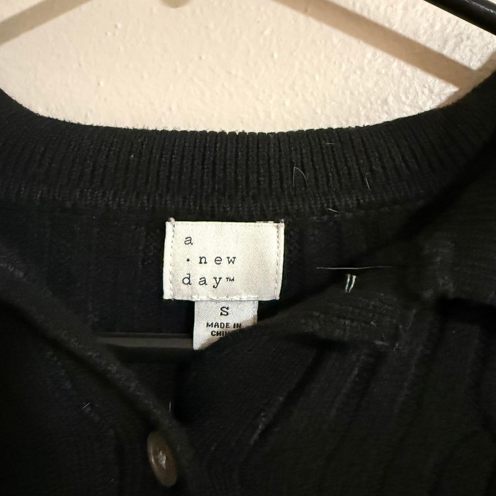 A New Day Black Cable Knit Collared Button Up Sweater Size Small - Picture 3 of 3